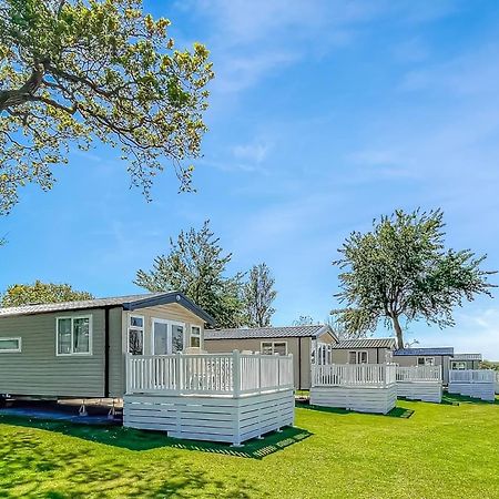 Orchards Holiday Park Newbridge  Kültér fotó