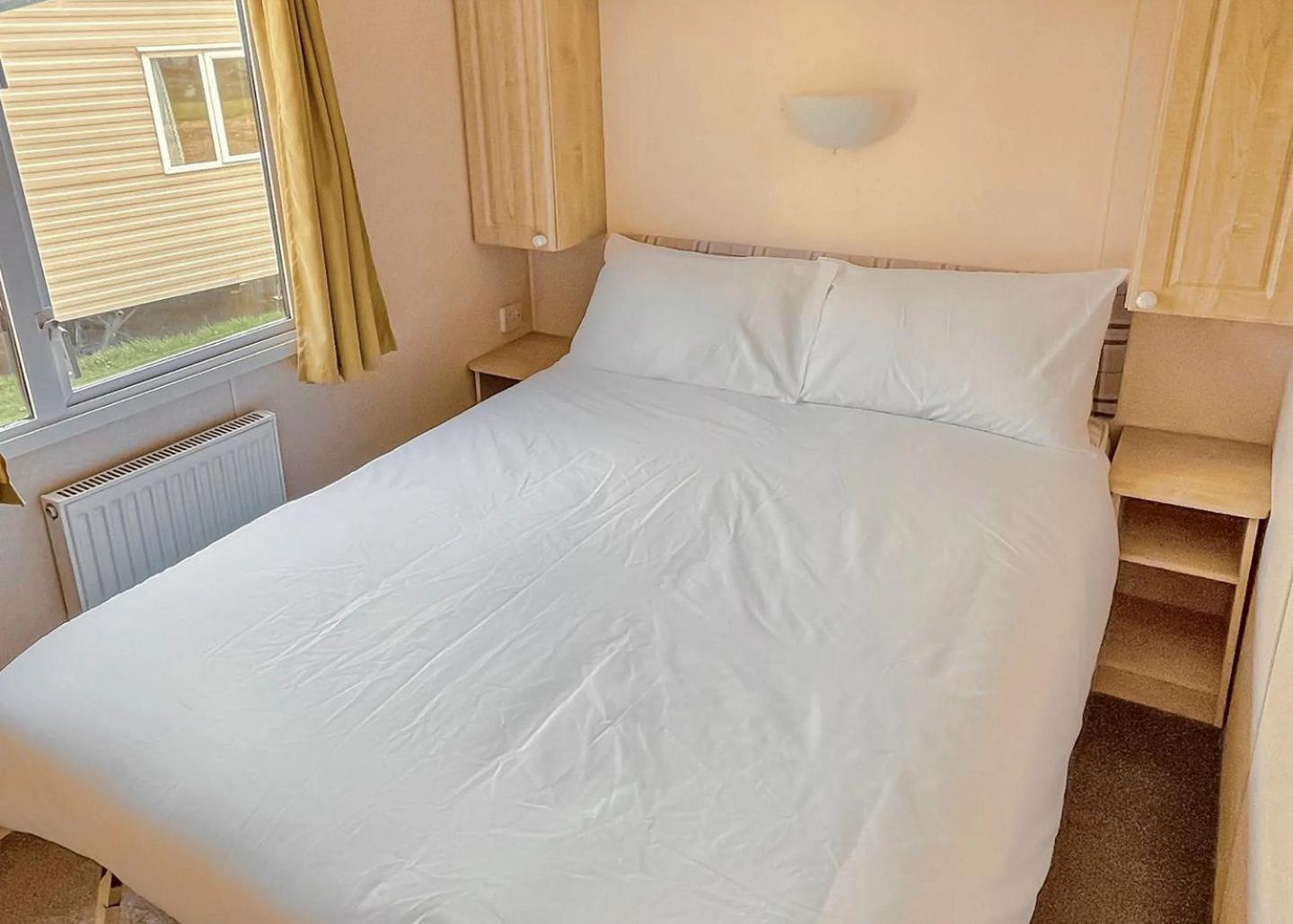 Orchards Holiday Park Newbridge  Szoba fotó