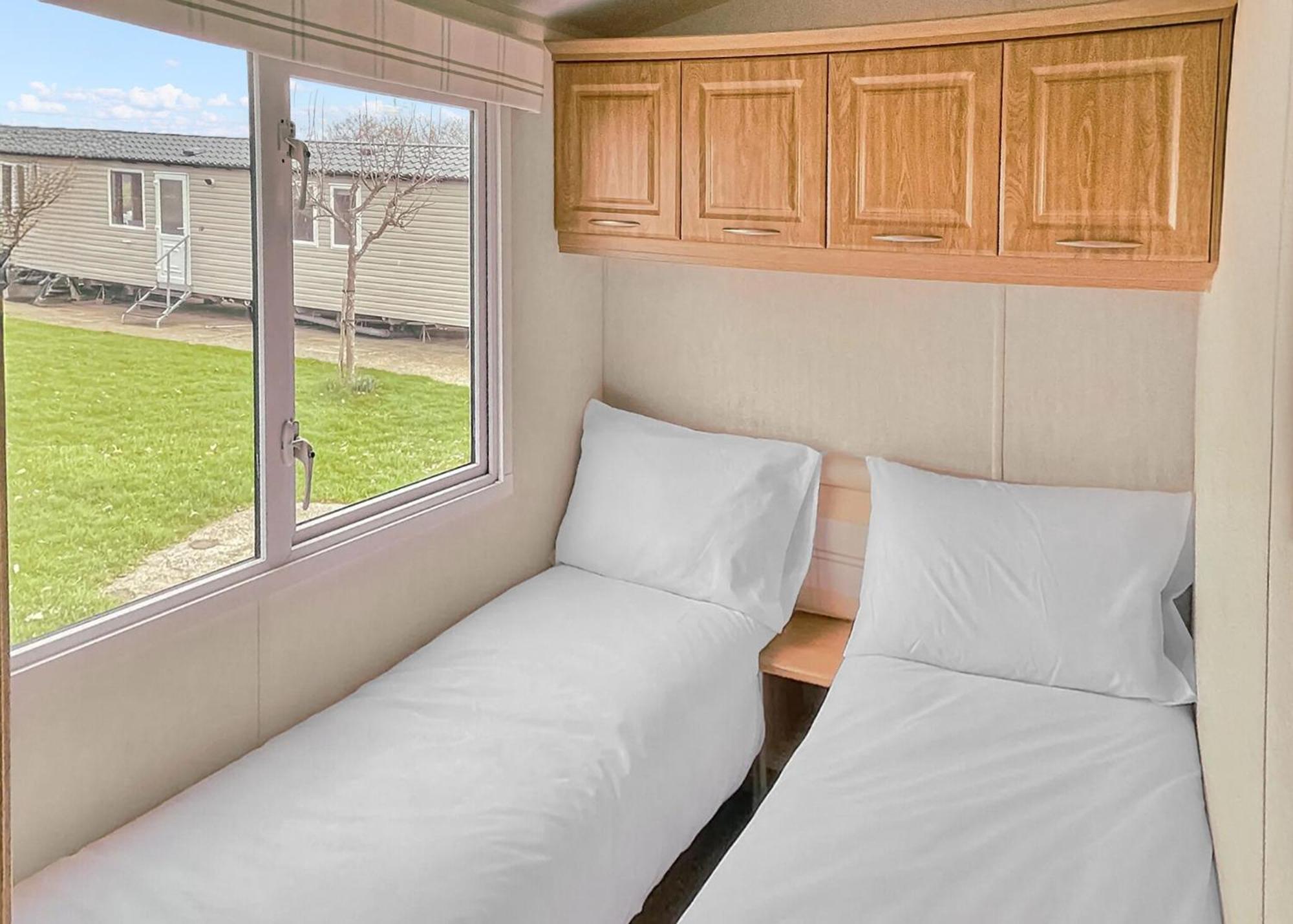 Orchards Holiday Park Newbridge  Szoba fotó