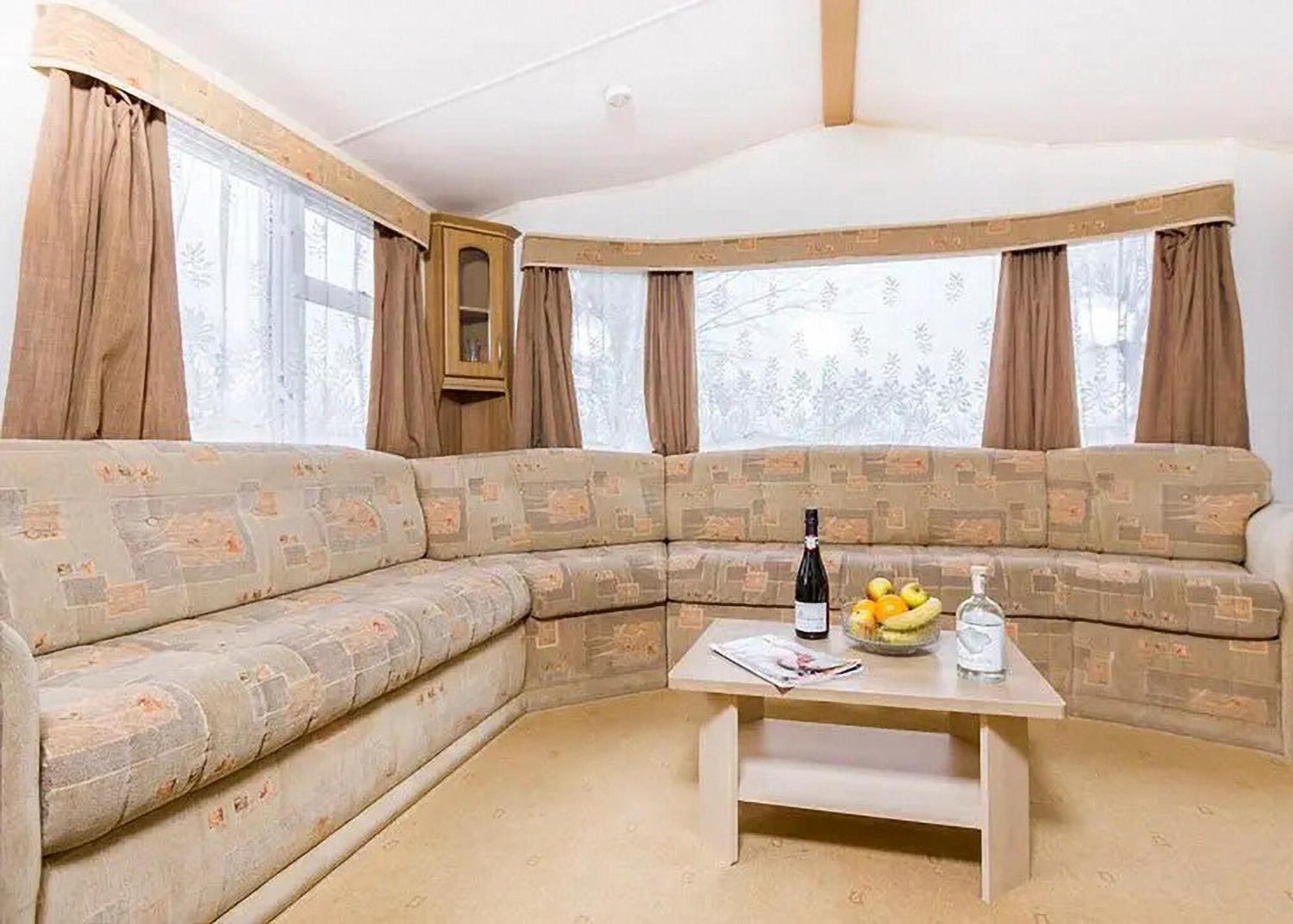 Orchards Holiday Park Newbridge  Szoba fotó