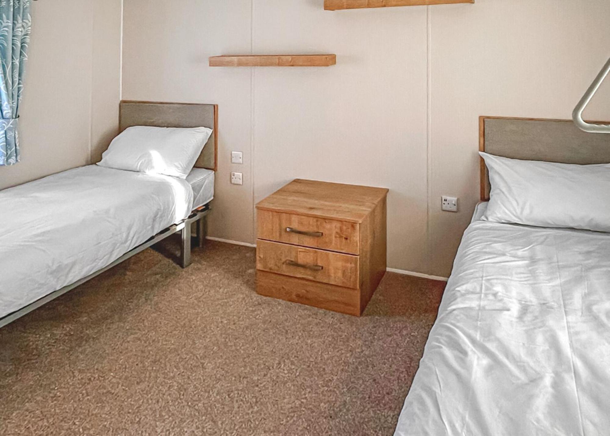 Orchards Holiday Park Newbridge  Szoba fotó