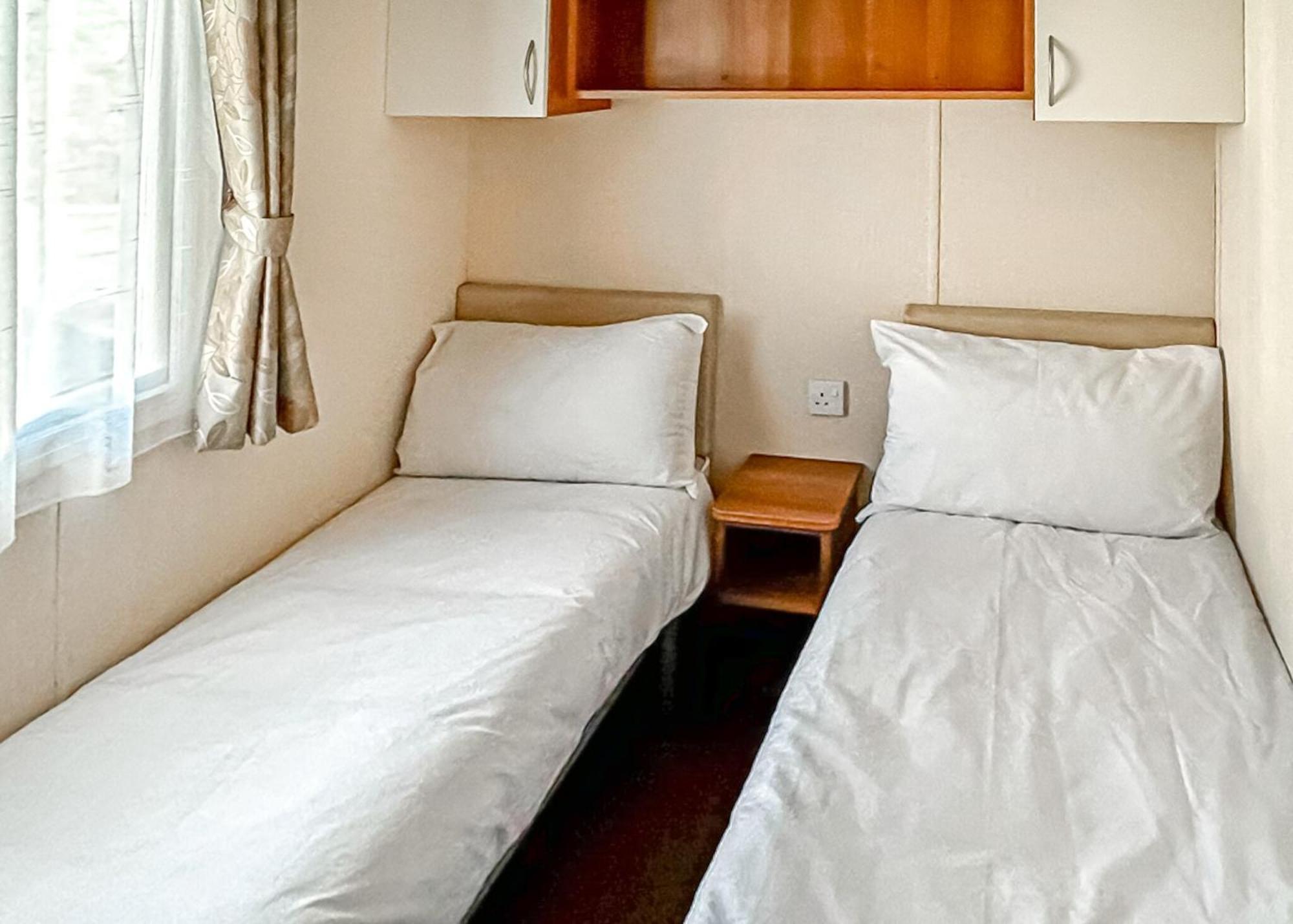 Orchards Holiday Park Newbridge  Szoba fotó